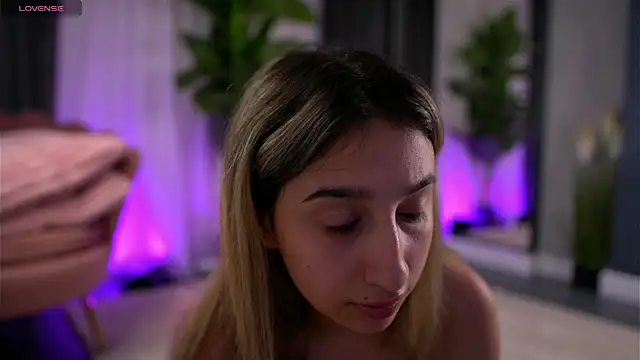 Watch JullyFox live on EroticFlix - High definition streams