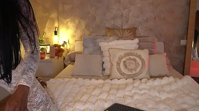 Watch KalaBeckett_ live on EroticFlix - High definition streams