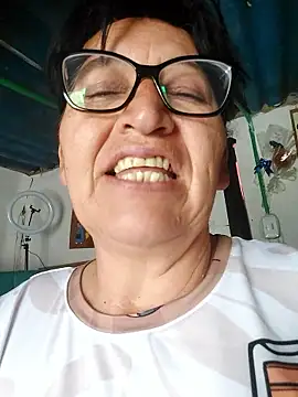 Watch clarita_01 live on EroticFlix - High definition streams