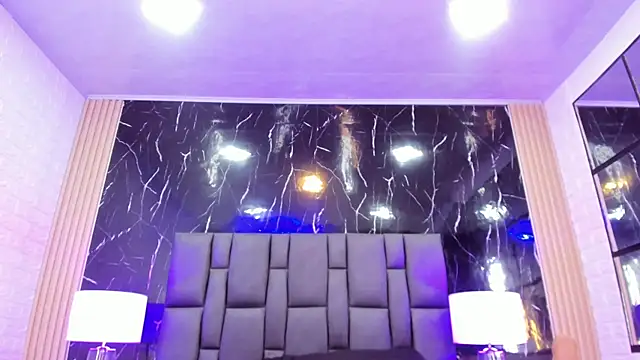 BustyGlow webcam