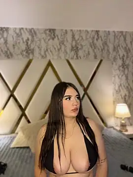 Watch ValeriaCarter live on EroticFlix - High definition streams