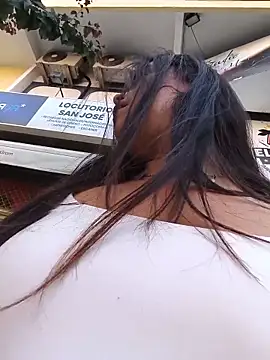 MissNyraSecret webcam