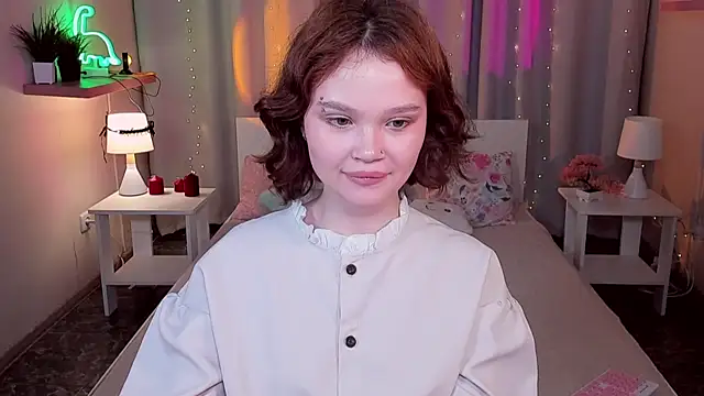 Watch EmilyChaves live on EroticFlix - High definition streams