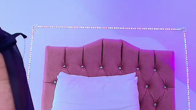 naomi_diamond_ webcam
