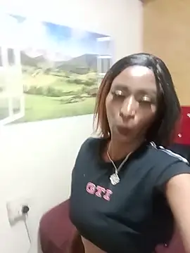 SexyBootie webcam