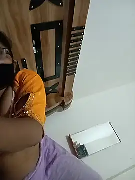 Menka_cut34 webcam