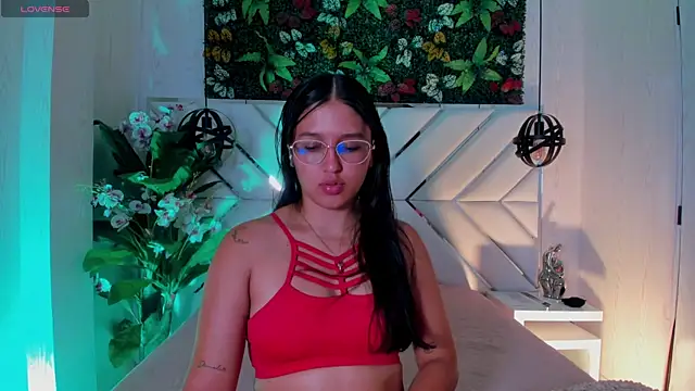 Janett_Moore webcam