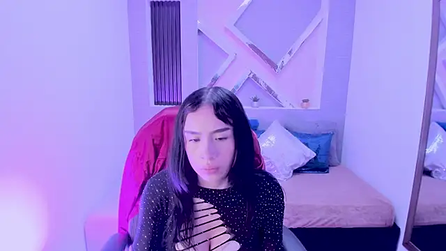 Watch Hanna_Bloomm live on EroticFlix - High definition streams