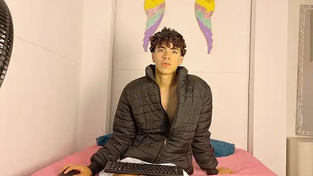 Monyel_Blake webcam