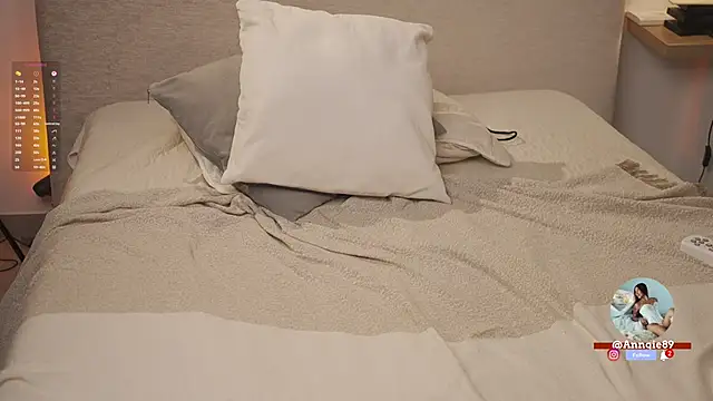 Watch MelisaLopez_ live on EroticFlix - High definition streams
