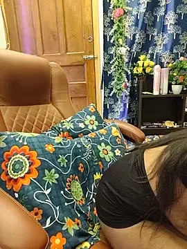 Watch priya_26 live on EroticFlix - High definition streams