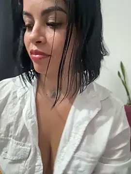 Watch AriannaSmyth live on EroticFlix - High definition streams