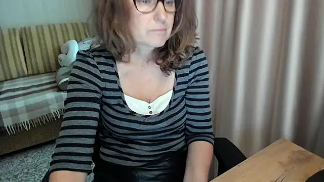 Watch lauraoven live on EroticFlix - High definition streams
