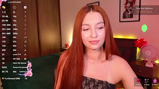 EleanorePeach webcam