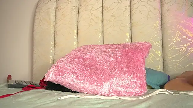 Watch pocahotass_11 live on EroticFlix - High definition streams