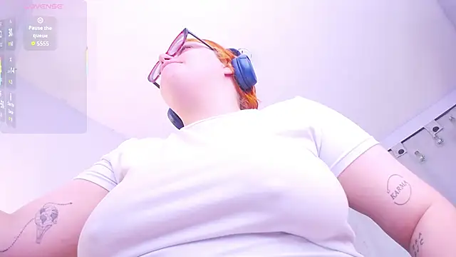 lucie_nicolls webcam
