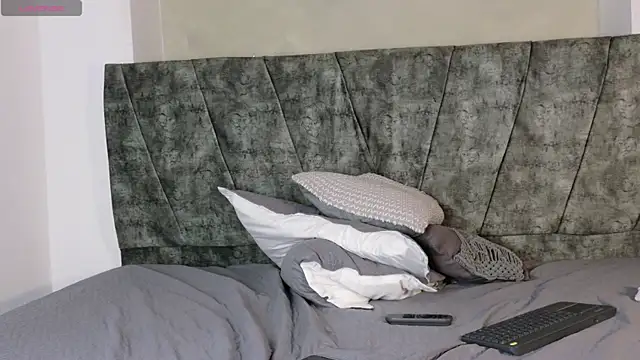 MadisonCollinss_ webcam