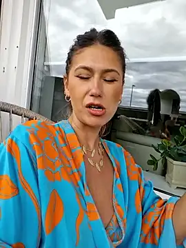 celynaross (Ask my age) - Makee hot need