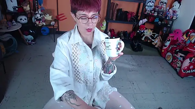 Watch MissMiia2 live on EroticFlix - High definition streams