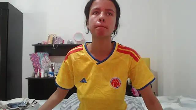 Watch nathaly_jones_ live on EroticFlix - High definition streams