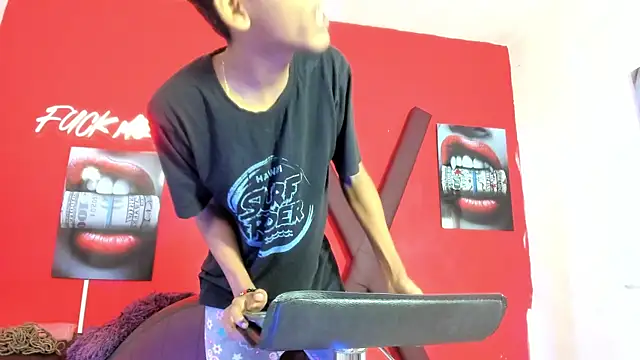 TWINKS_FRIENDS webcam