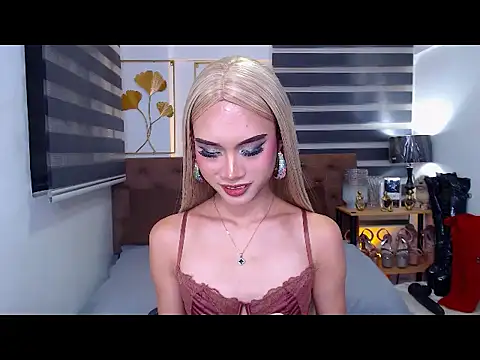 JuicyCockThea webcam