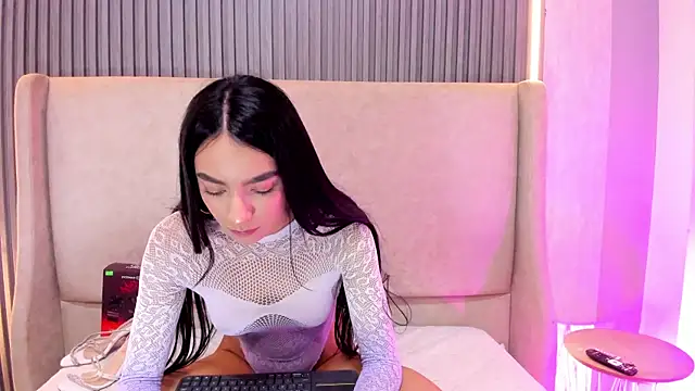 Watch ZoeMyers live on EroticFlix - High definition streams