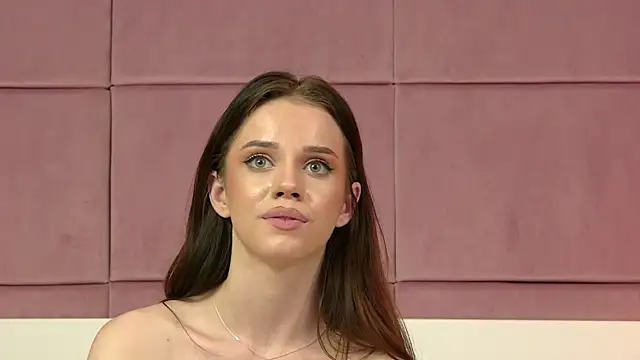 LunnaHayes webcam