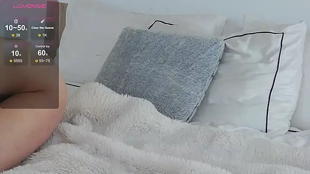 Belle_Blondy webcam