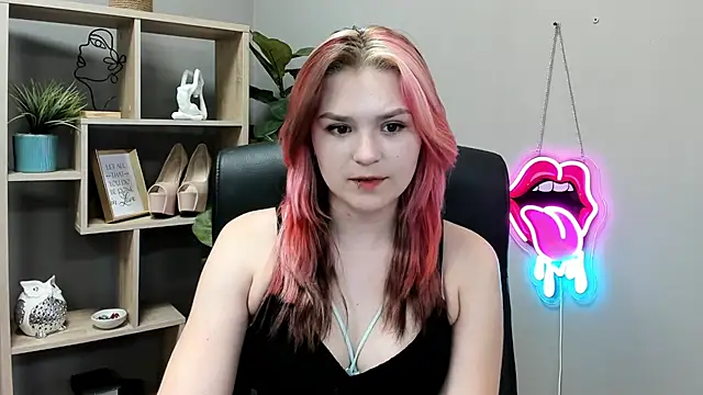 Watch SweetLilyxo live on EroticFlix - High definition streams
