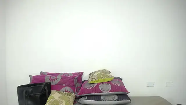 CrushOnMe_ webcam