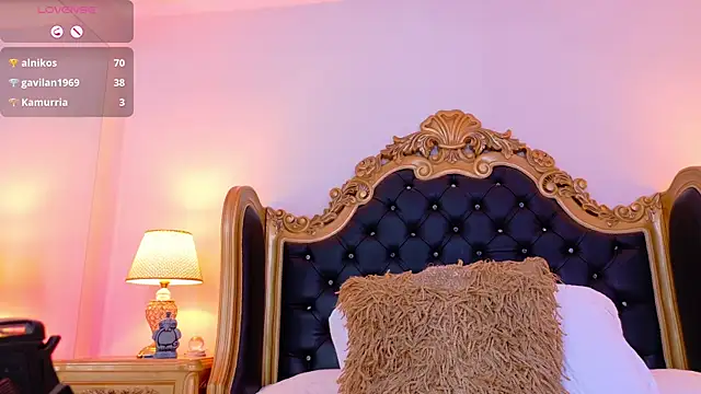 AdelinaVans webcam