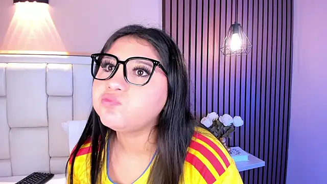 Watch AvyMilton live on EroticFlix - High definition streams
