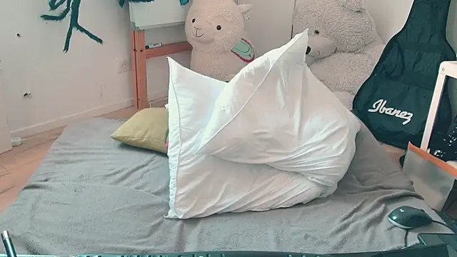 CeriseLapine webcam