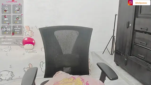 Naoko_7w7 webcam