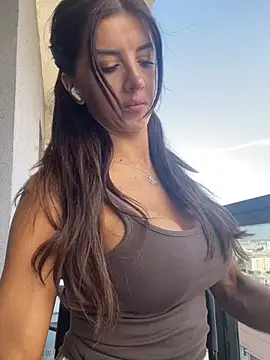 Watch StephieRouse live on EroticFlix - High definition streams
