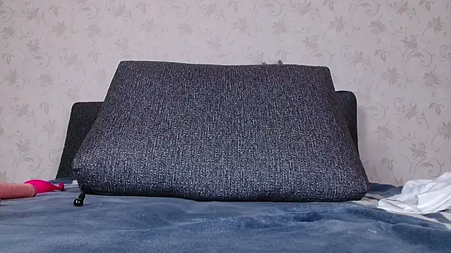 Watch evaa_here_ live on EroticFlix - High definition streams