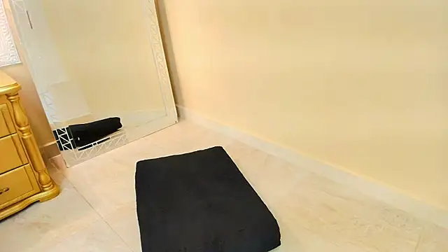 HallieStone webcam