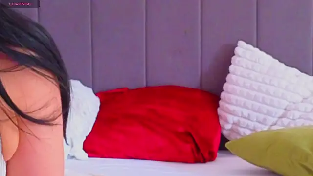 LauraDelightX webcam