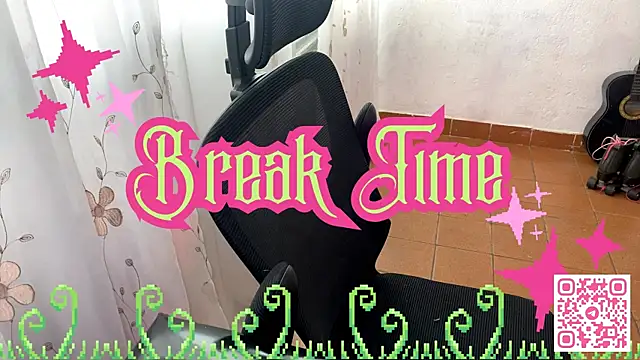 petitecurlybrunette webcam