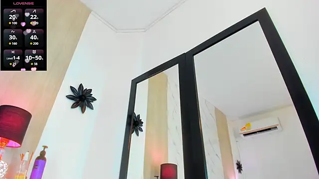 Watch DanniValencia live on EroticFlix - High definition streams