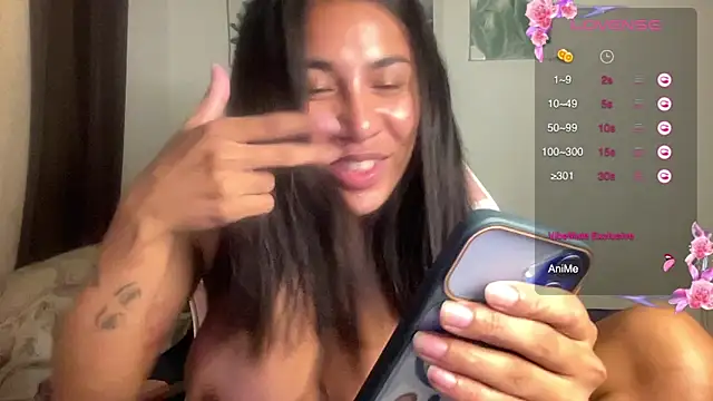 LuciePearl webcam