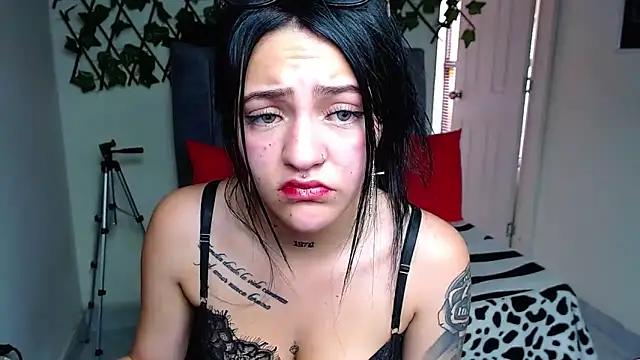 Violettasquirt webcam