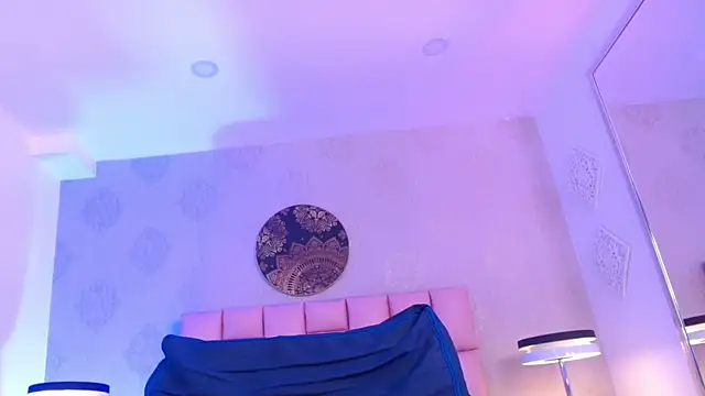 IsabelleDaza webcam