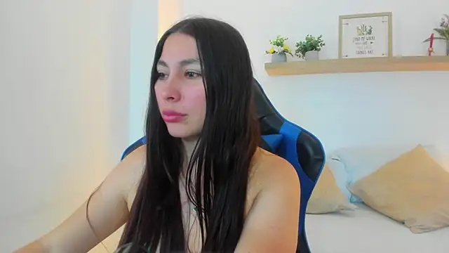 Watch bella_99_ live on EroticFlix - High definition streams
