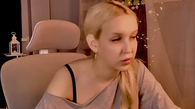 MaoqiBeverly live cam on StripChat