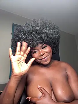WomanNextdoor1 webcam