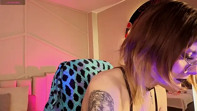 Rossiee_huntt webcam