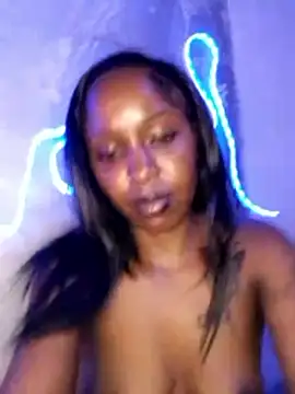 Pretty-Caramel1 webcam
