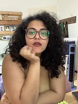 Curvydesifromgermany webcam